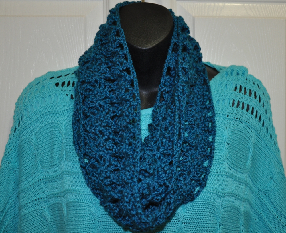 dk-original-crocheted-infinity-scarf-set - shown 4" wide